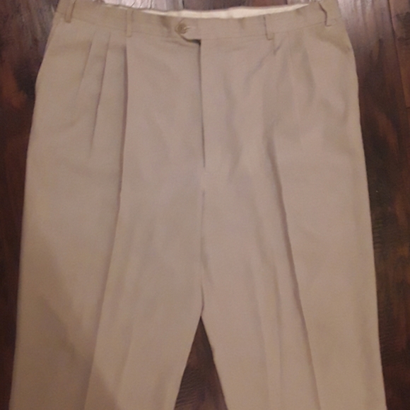 FLASH SALE Bill Blass Tan Dress Pants. Excellent - Picture 3 of 8